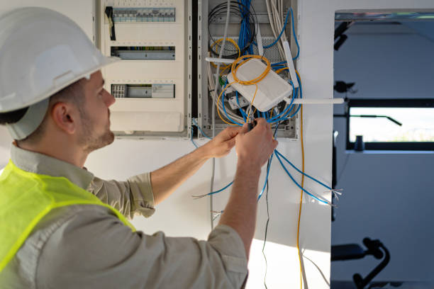 Best Affordable Emergency Electrician  in Rainbow Lakes Estates, FL